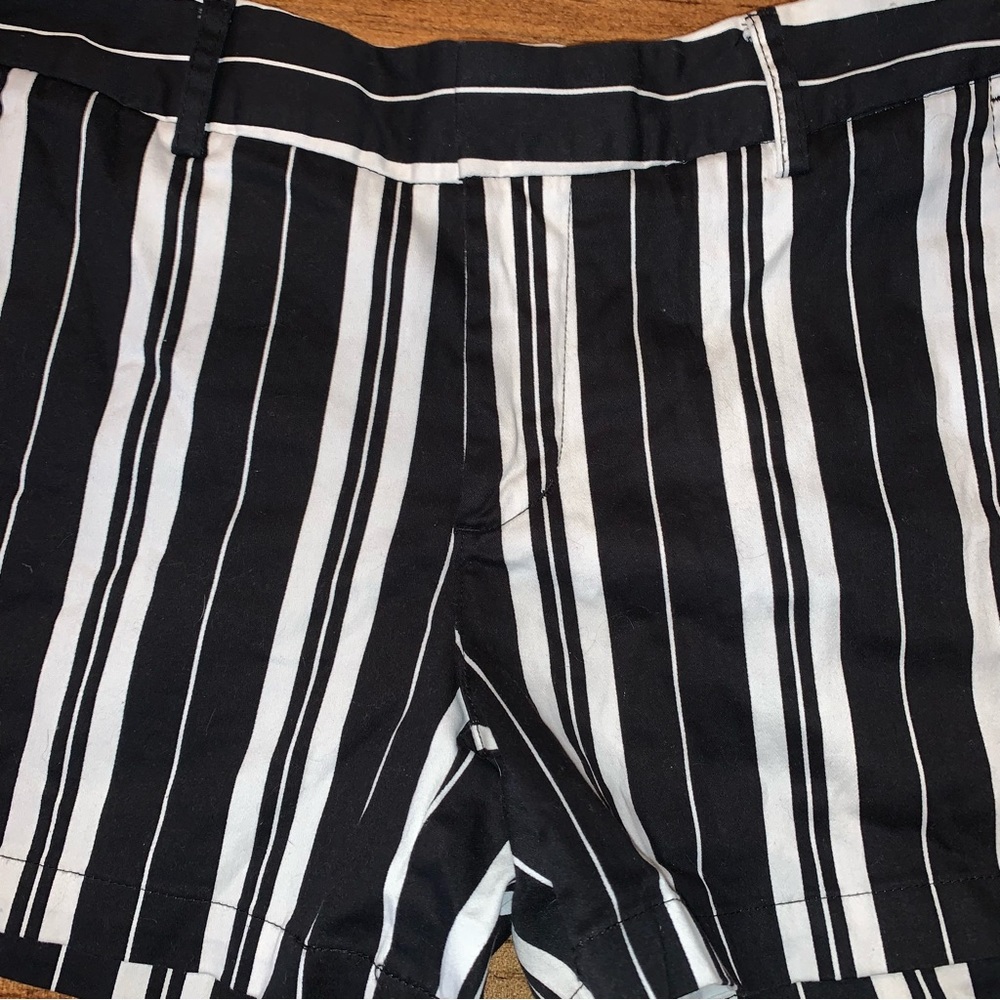 Jones New York Chino Shorts - Picture 2 of 5
